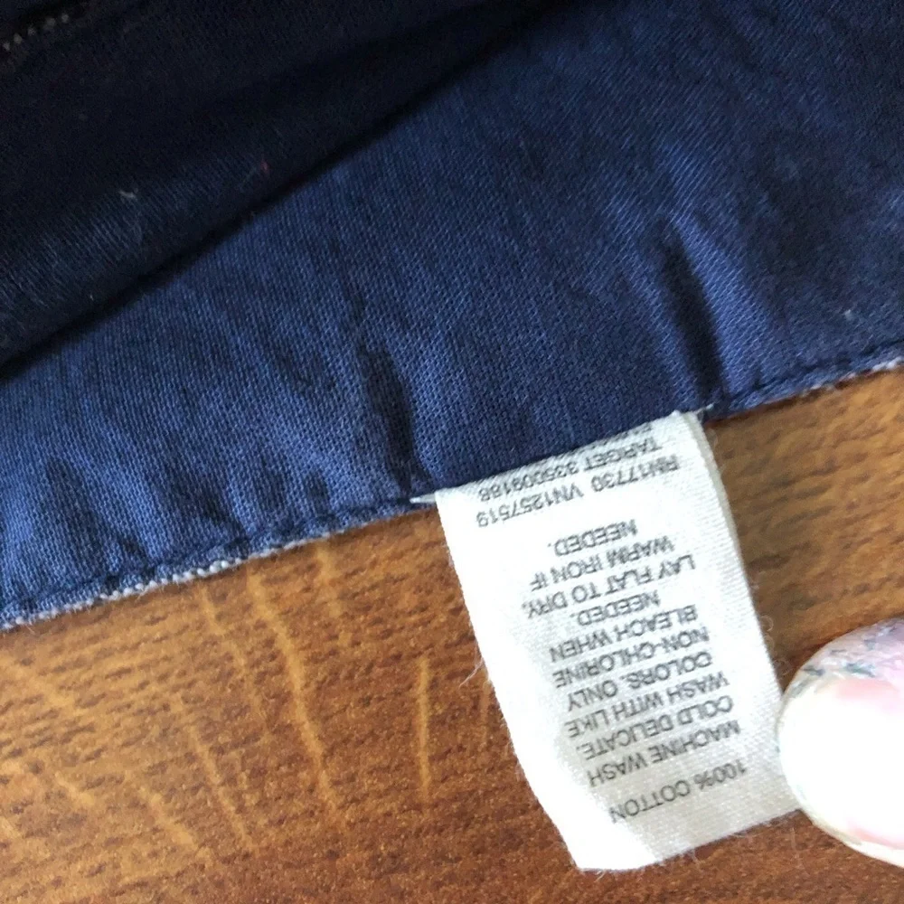 Levi’s blue striped table runner